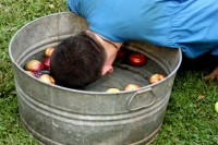 Bobbing for Apples